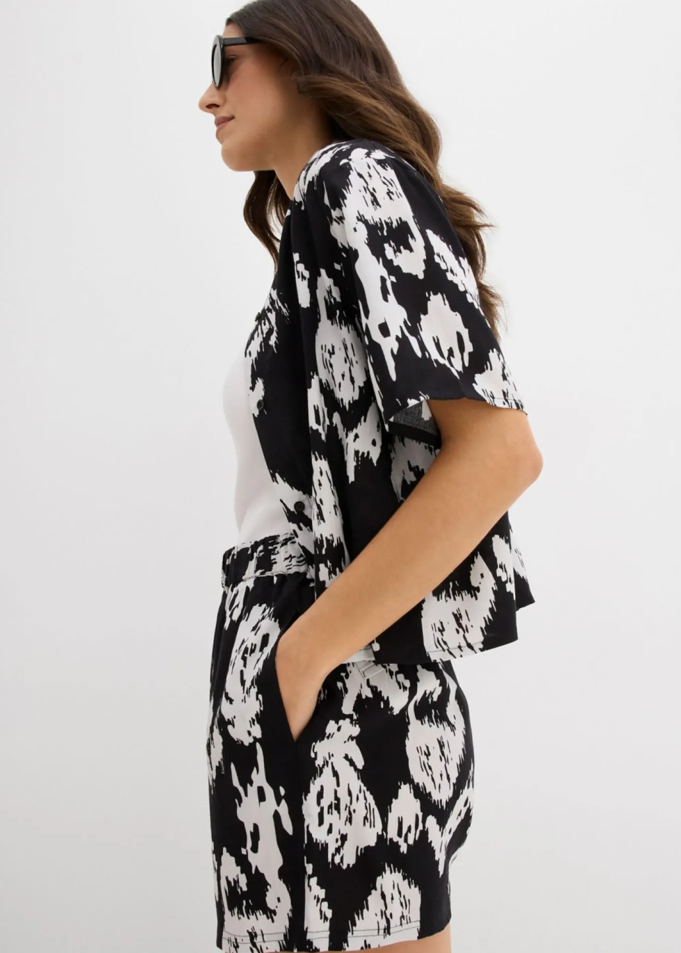 Pantalón corto de viscosa con cinturilla cómoda