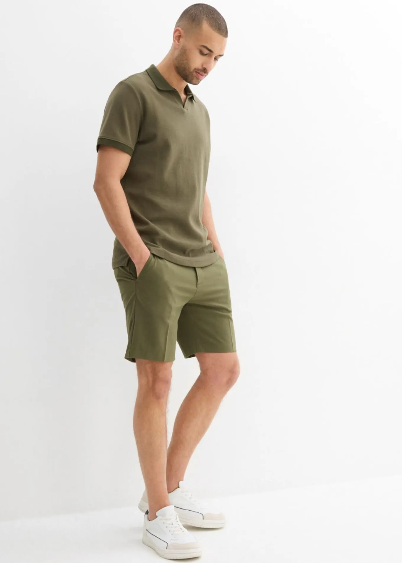Pantalón corto elegante con corte relajado