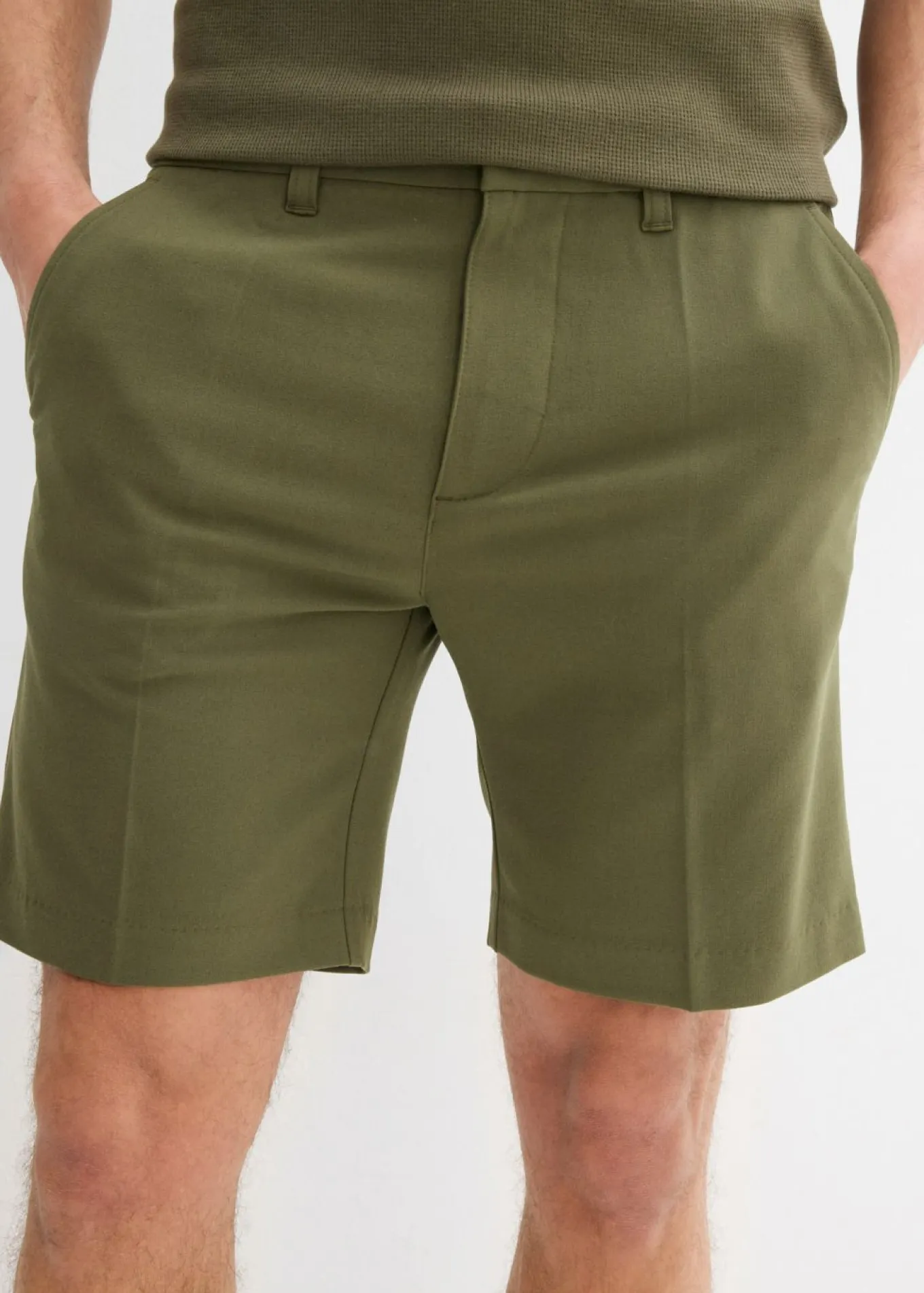 Pantalón corto elegante con corte relajado