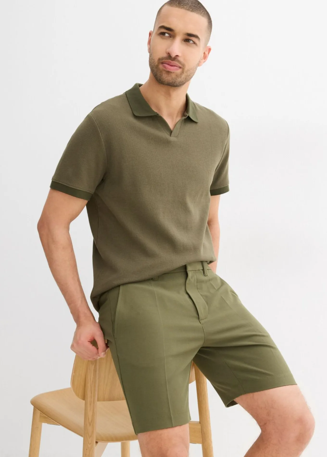 Pantalón corto elegante con corte relajado