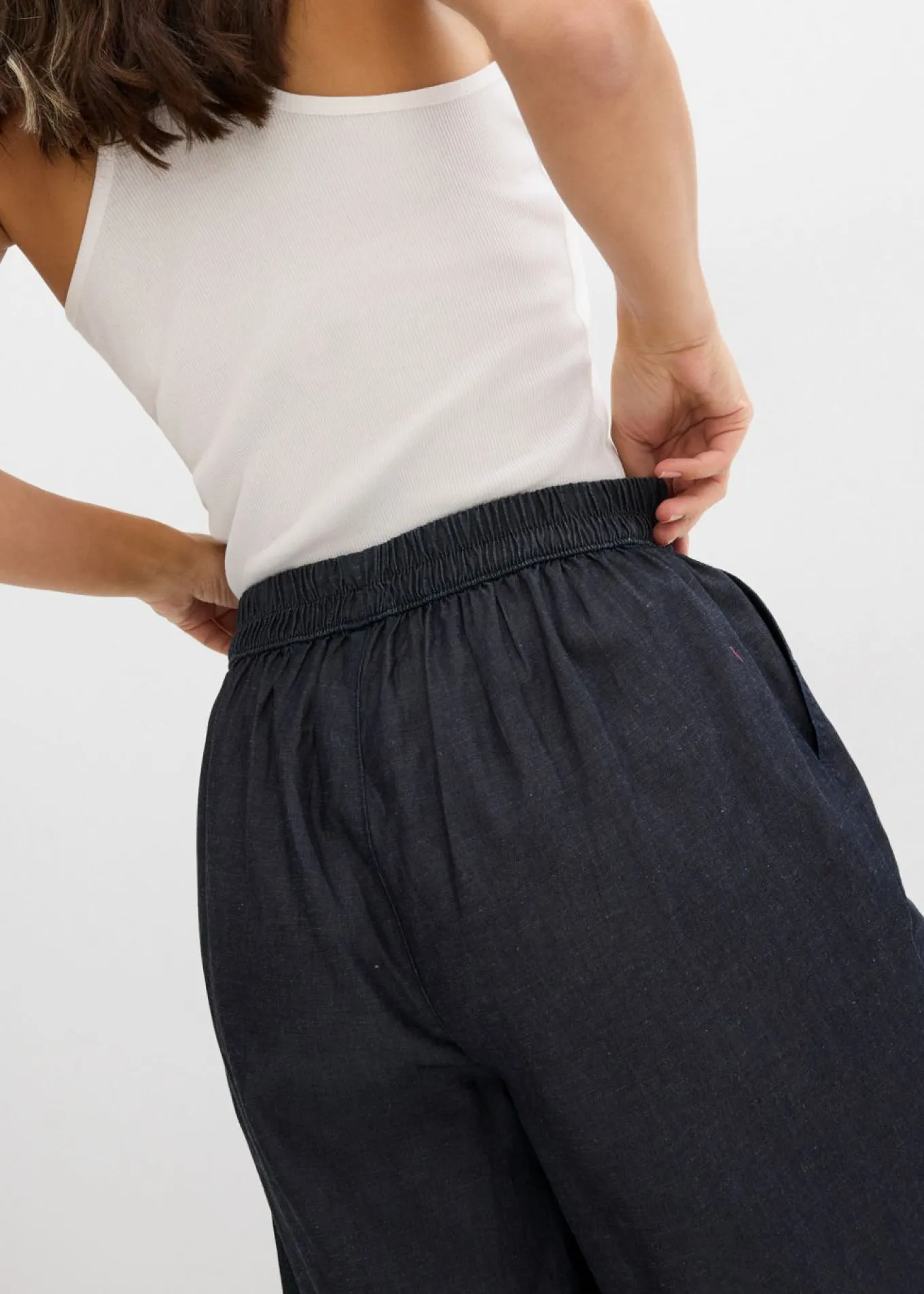Pantalón corto sin cierre con mezcla de lino transpirable