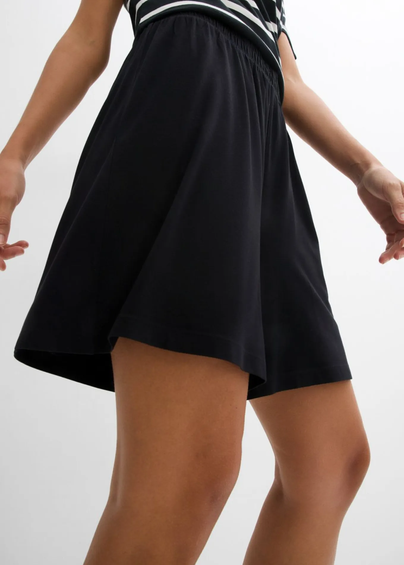 Pantalón corto sin cierre de mezcla de viscosa suave