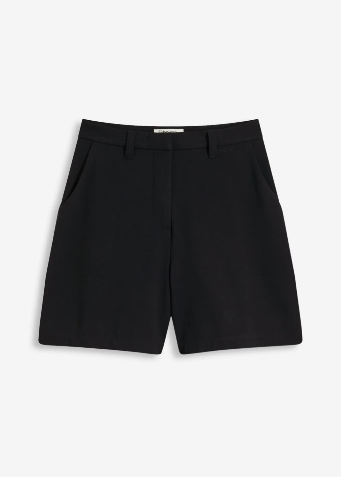 Pantalón corto tipo bermudas con pinzas