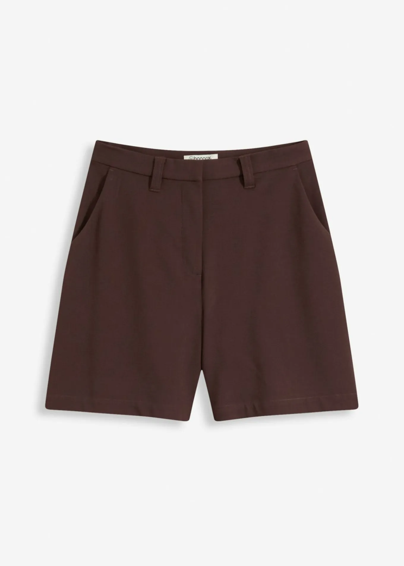 Pantalón corto tipo bermudas con pinzas