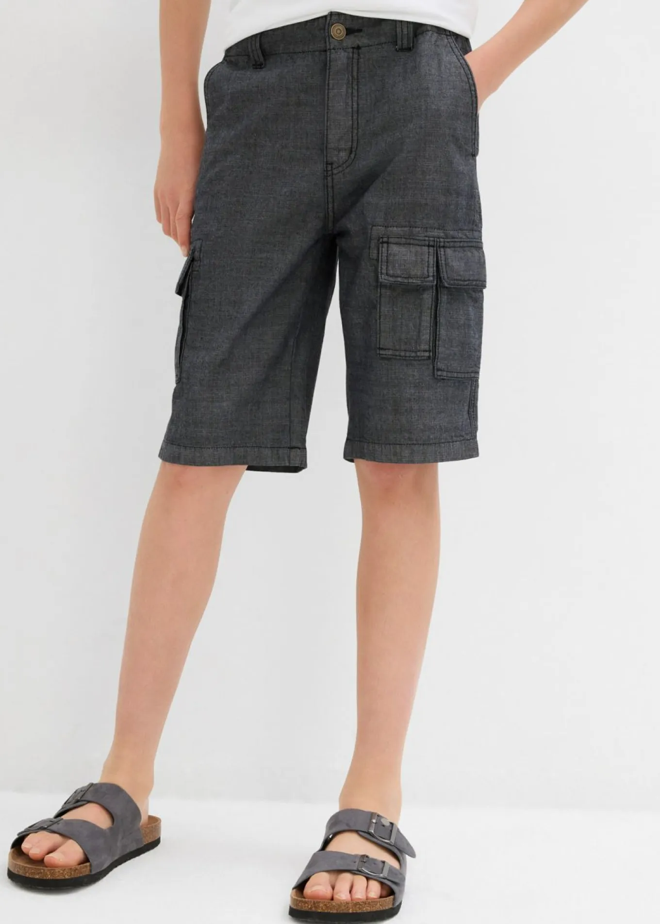 Pantalón corto tipo cargo de chambray con corte regular