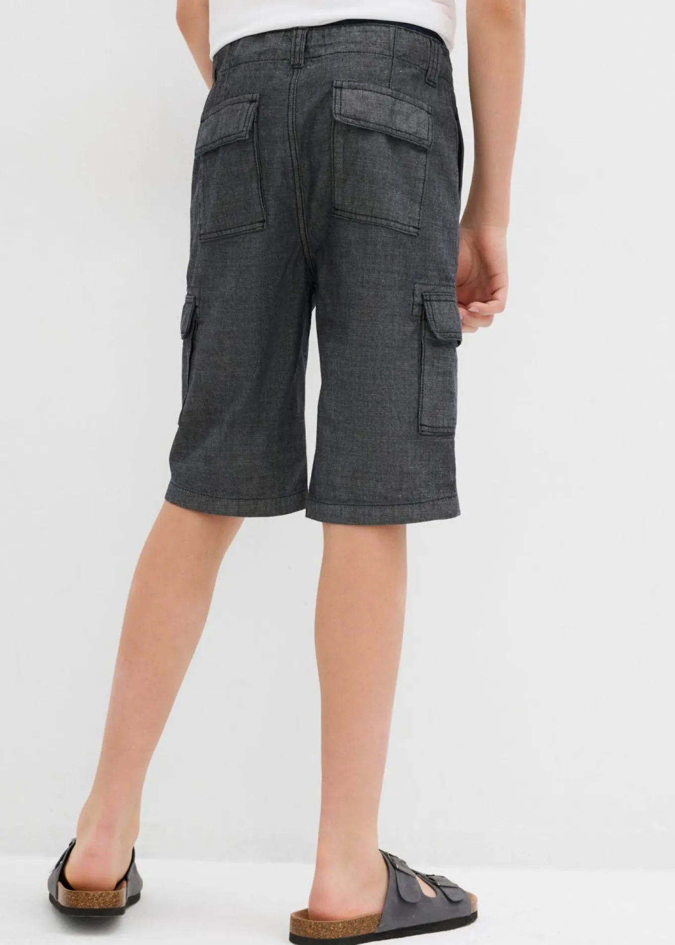 Pantalón corto tipo cargo de chambray con corte regular