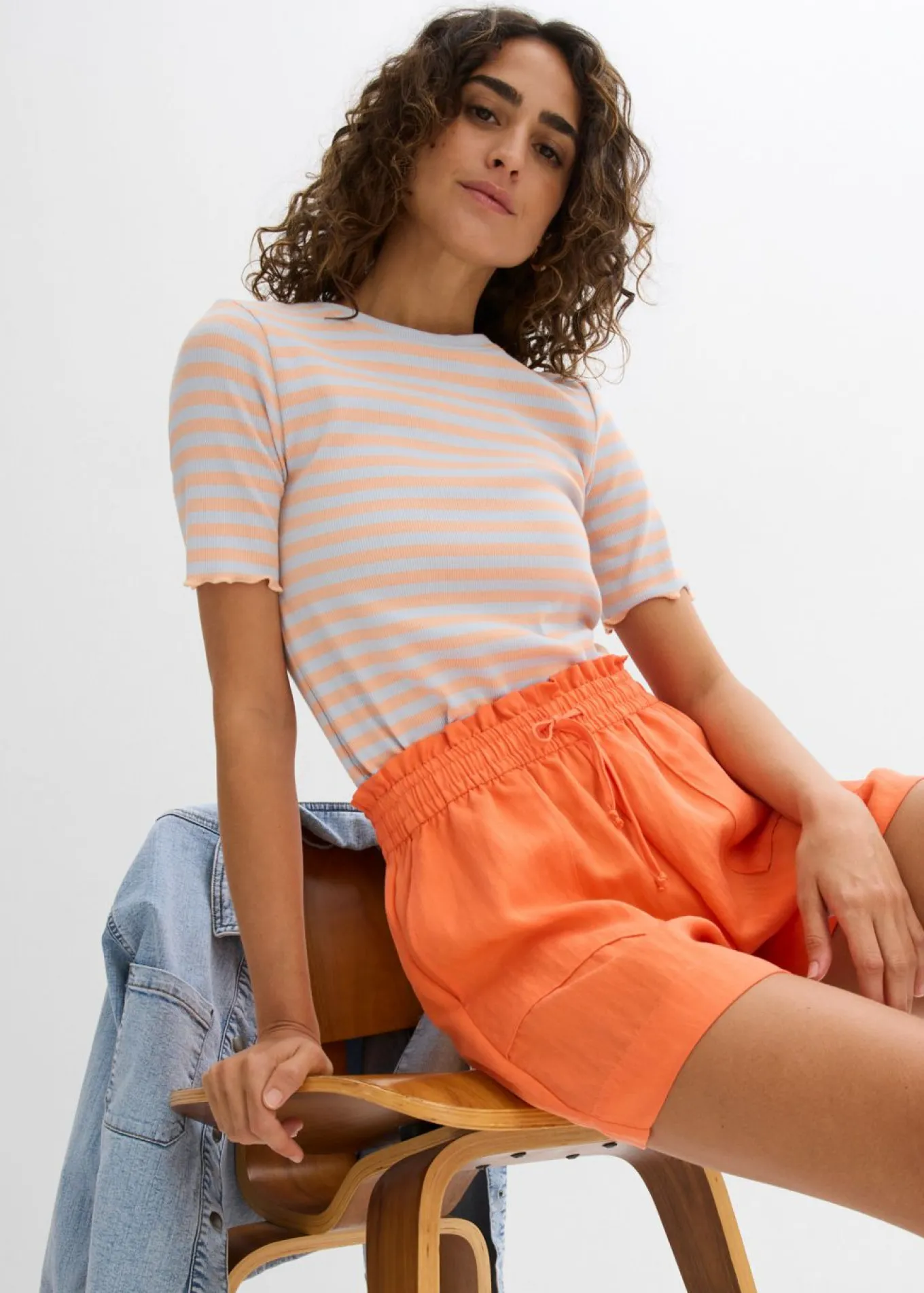 Pantalón corto tipo paperbag de mezcla de lyocell fluido