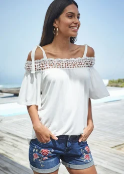 Pantalón corto vaquero con bordado