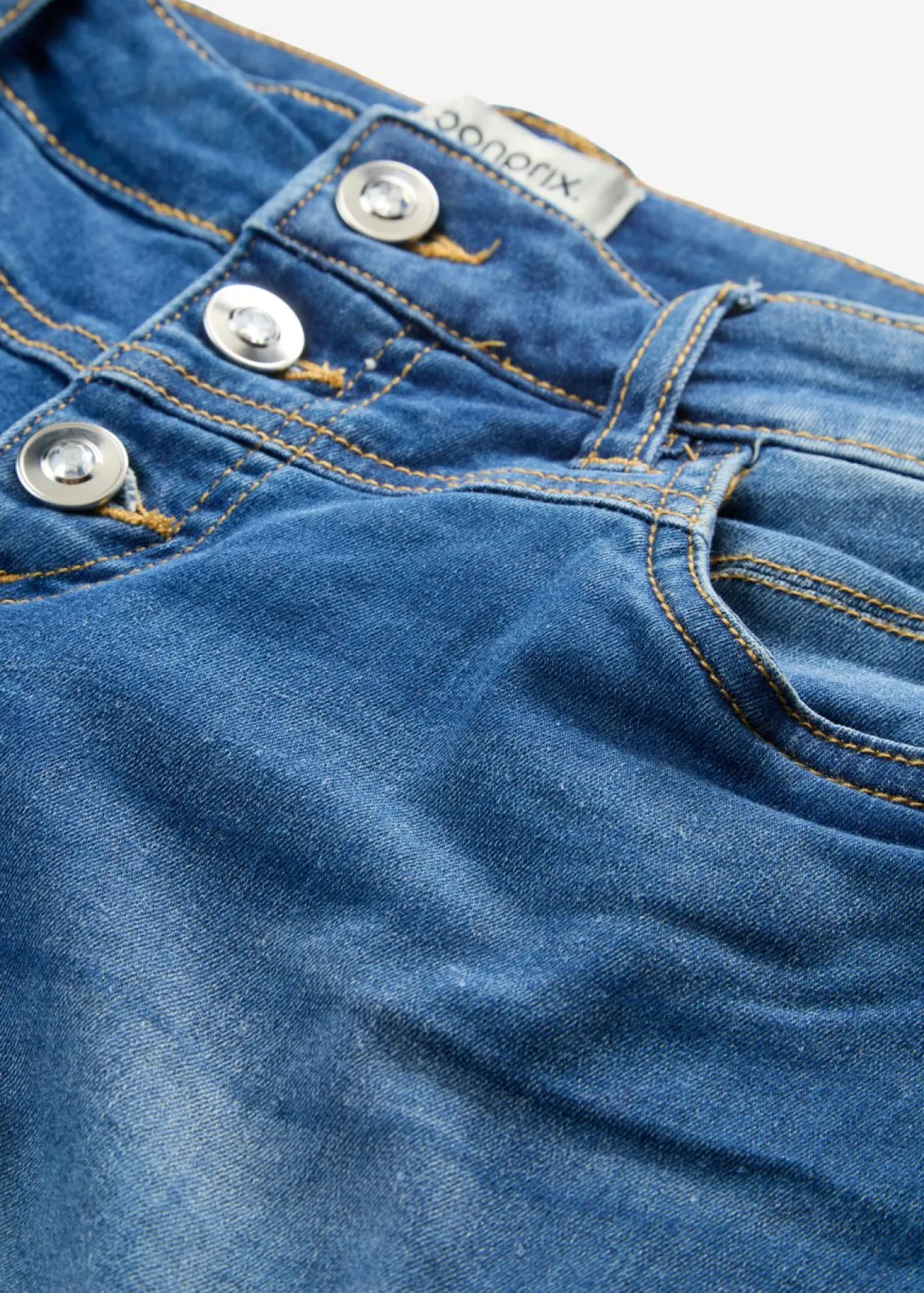 Pantalón corto vaquero con talle medio