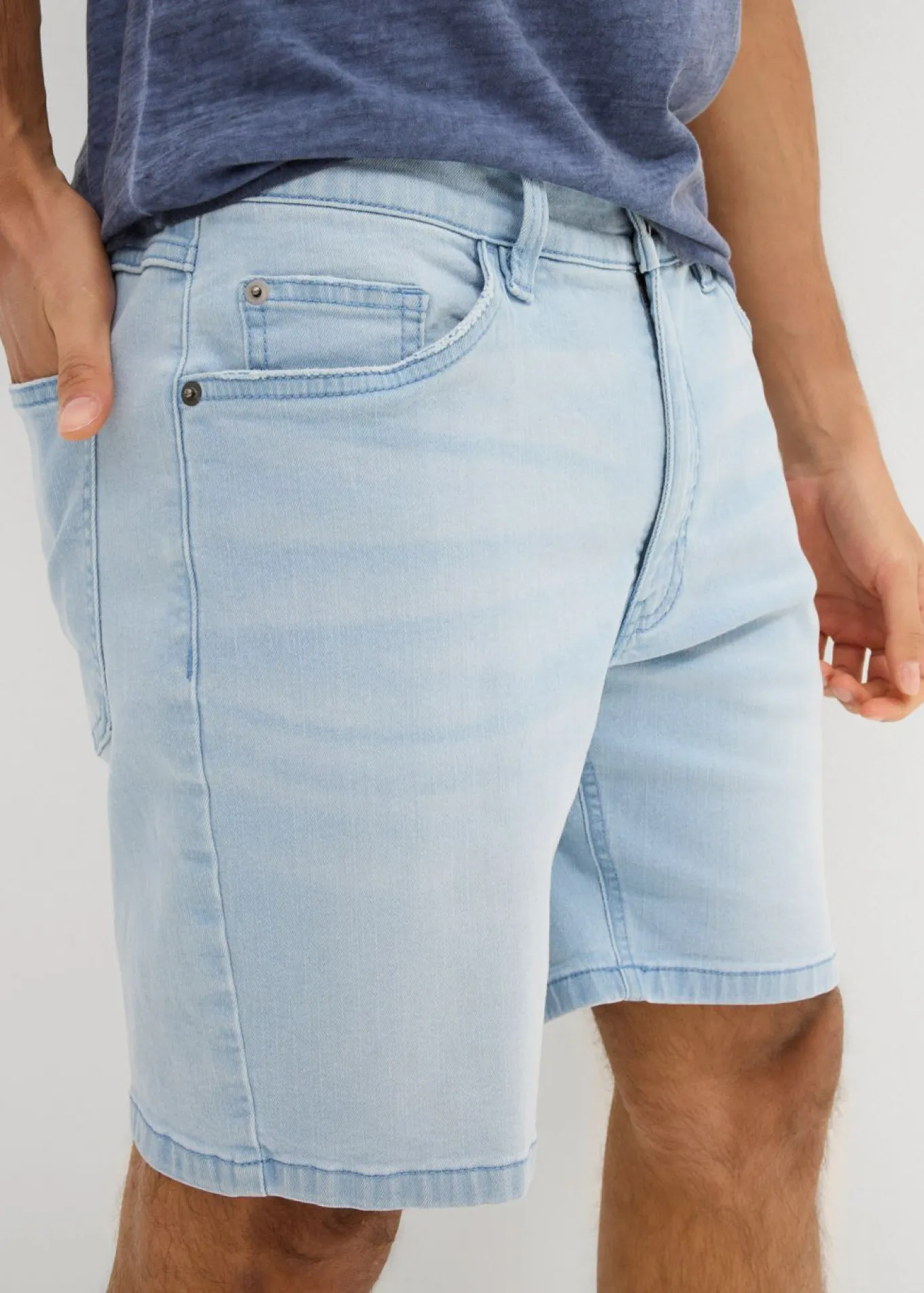 Pantalón corto vaquero elástico, loose fit, extra ancho