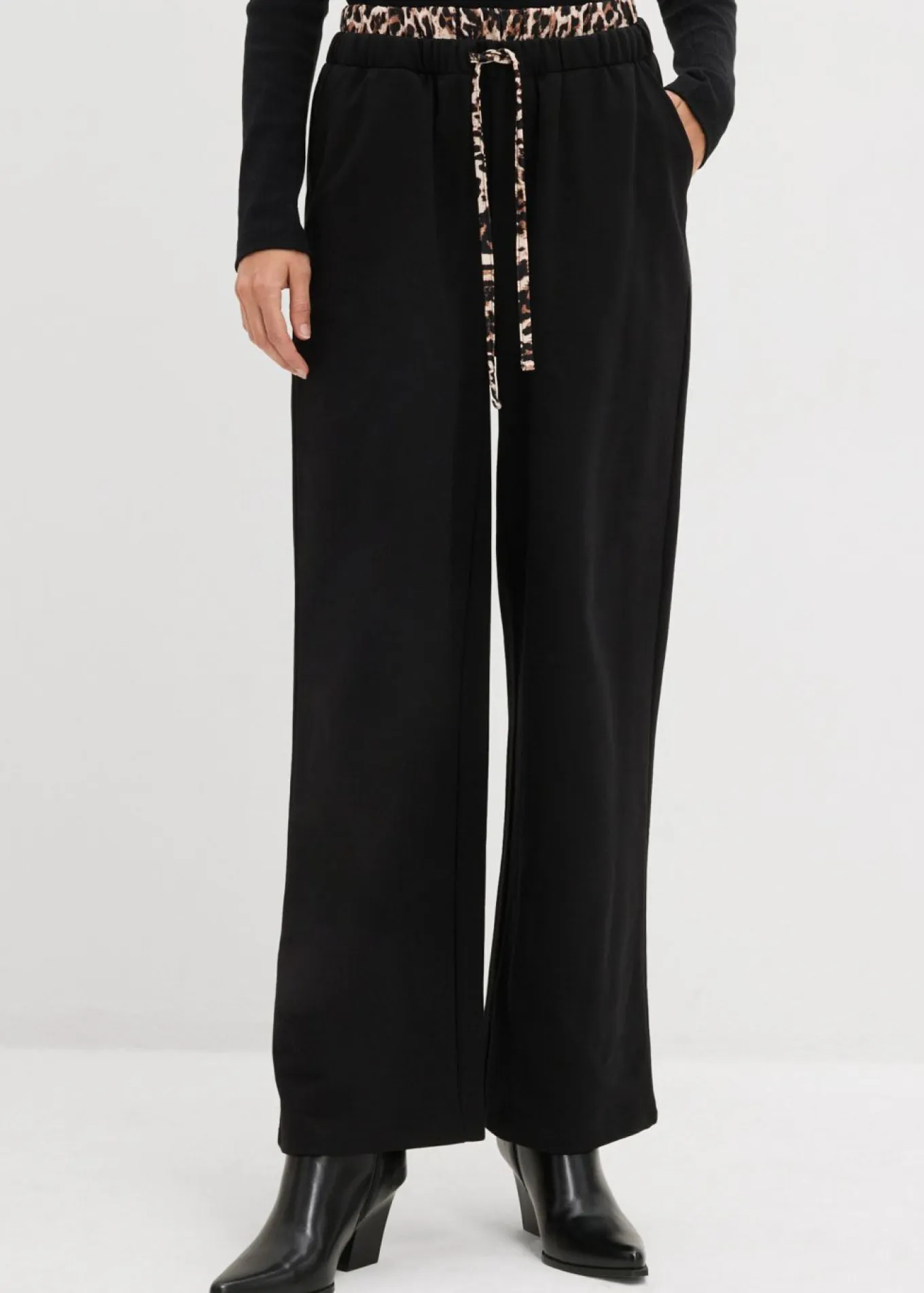 Pantalón de chándal ancho con cintura en contraste