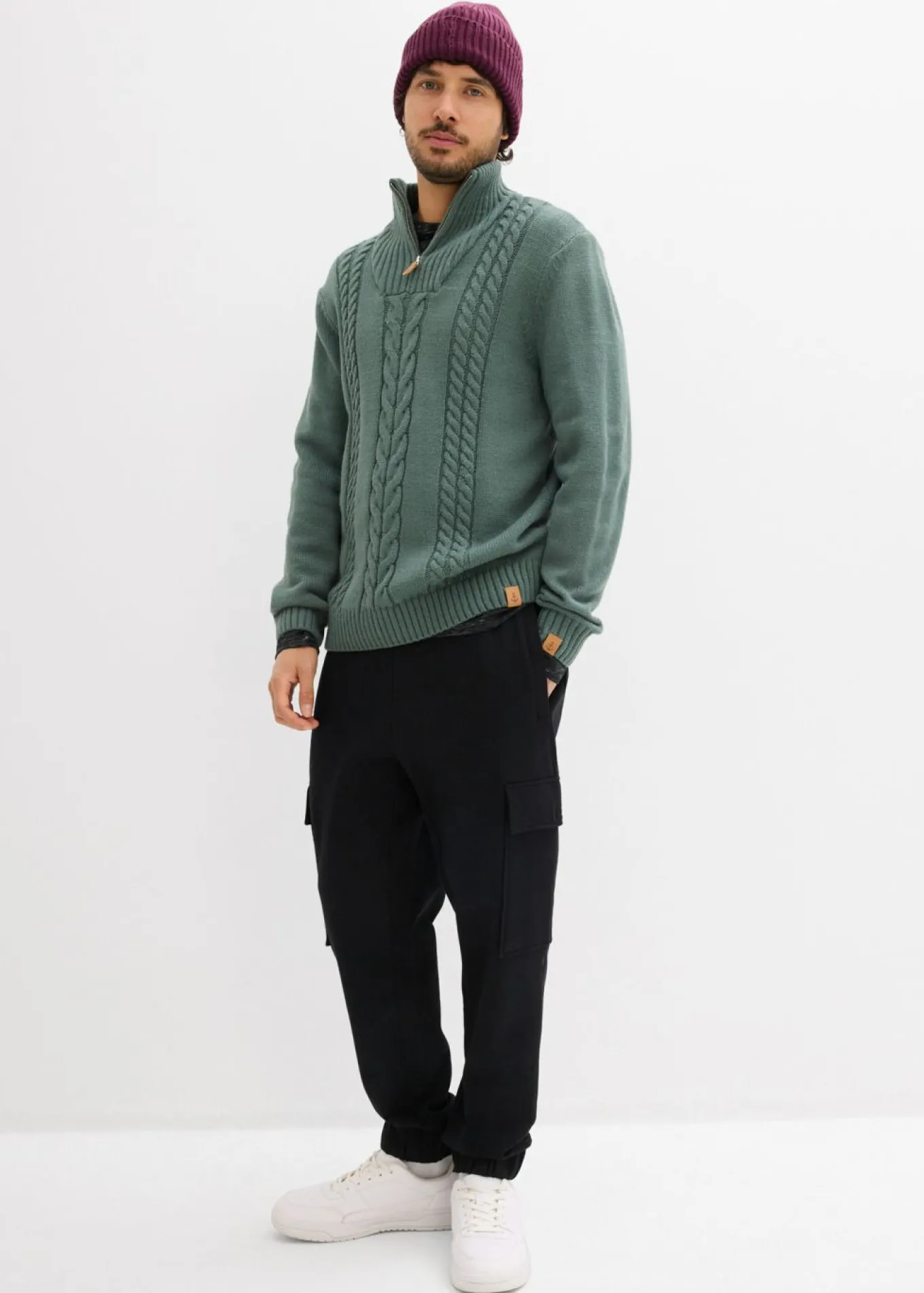 Pantalón de chándal con bolsillos tipo cargo y corte holgado