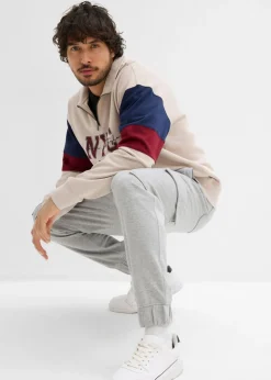 Pantalón de chándal con bolsillos tipo cargo y corte holgado