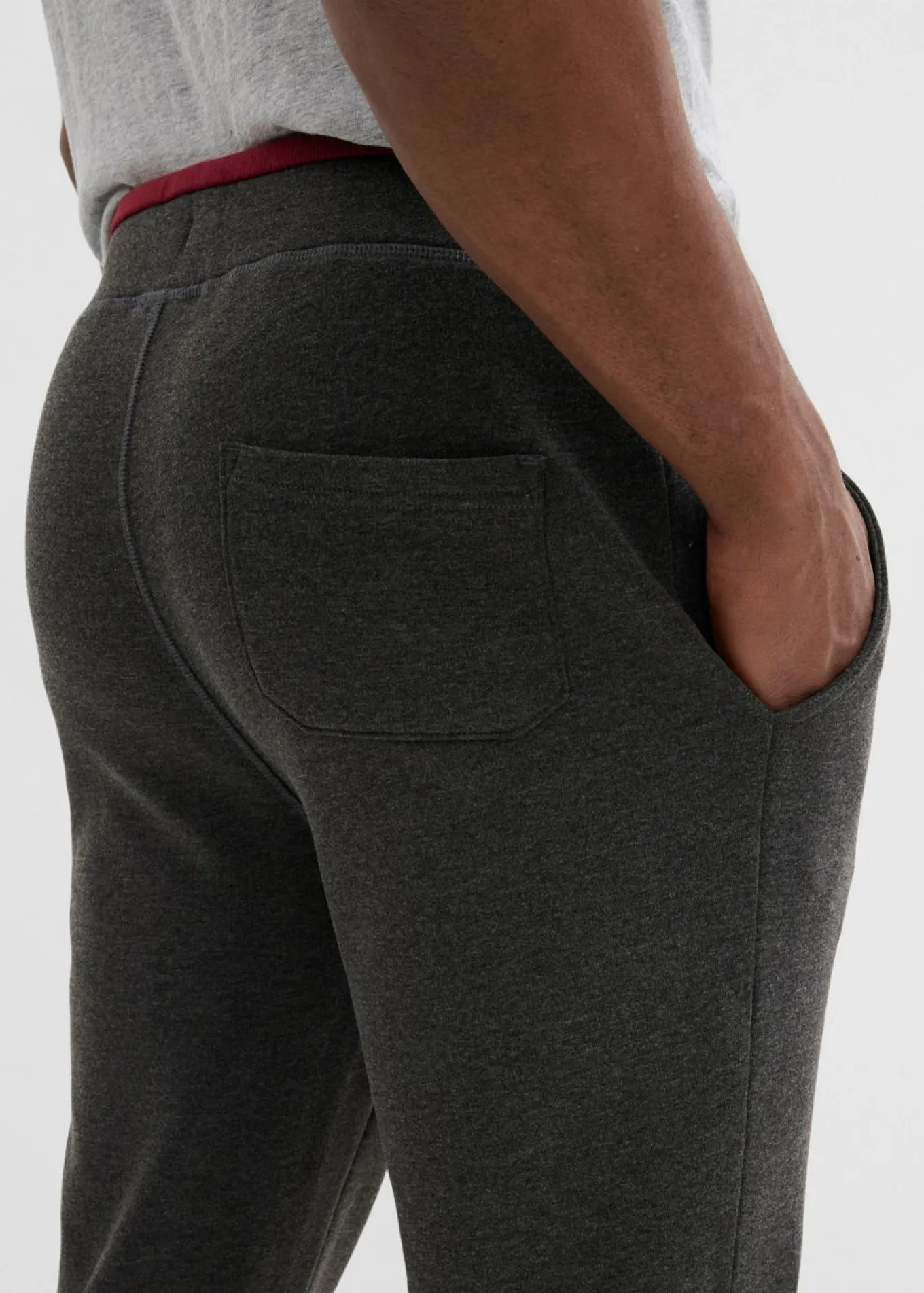 Pantalón de chándal con detalles deportivos