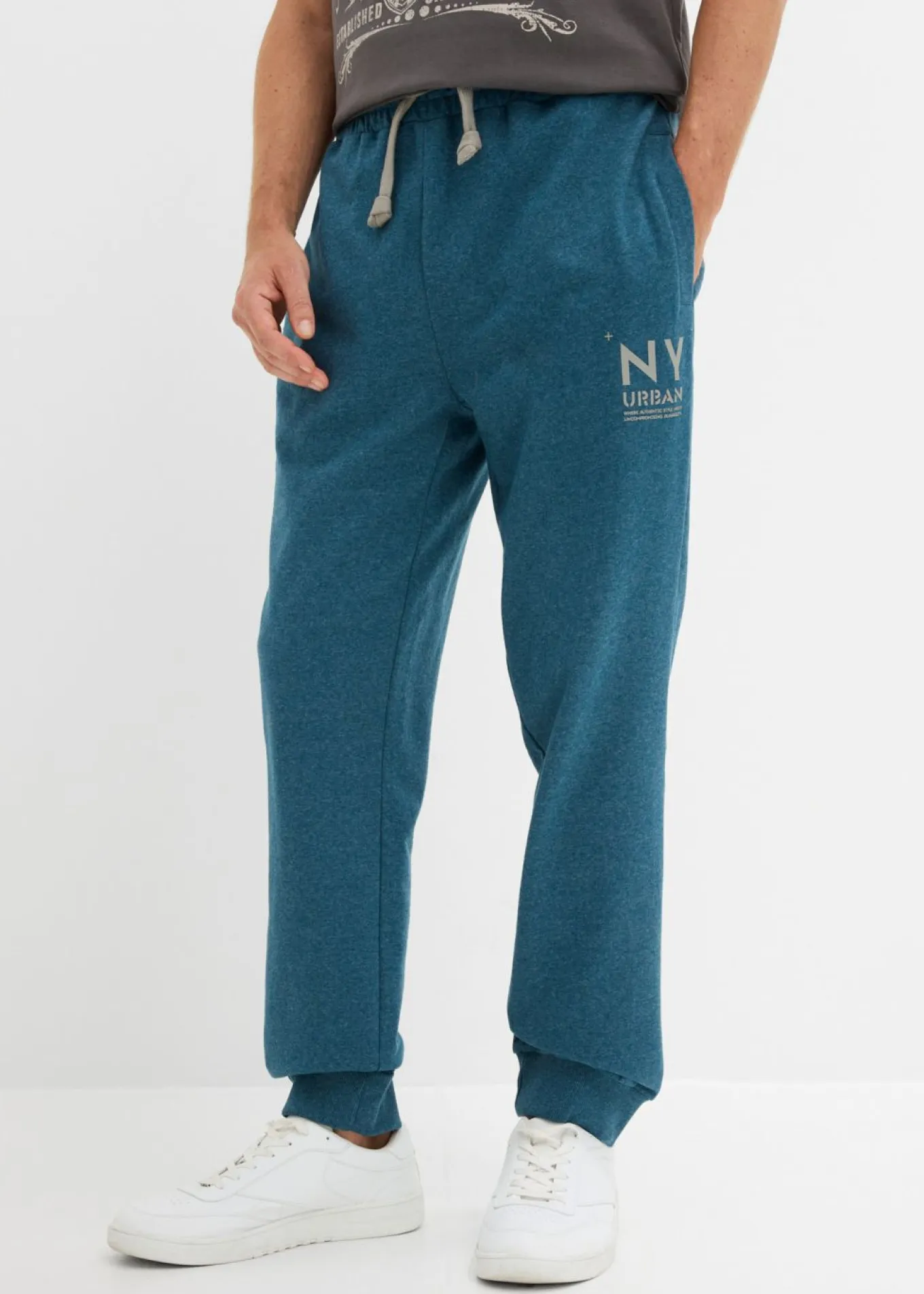 Pantalón de chándal con detalles en contraste