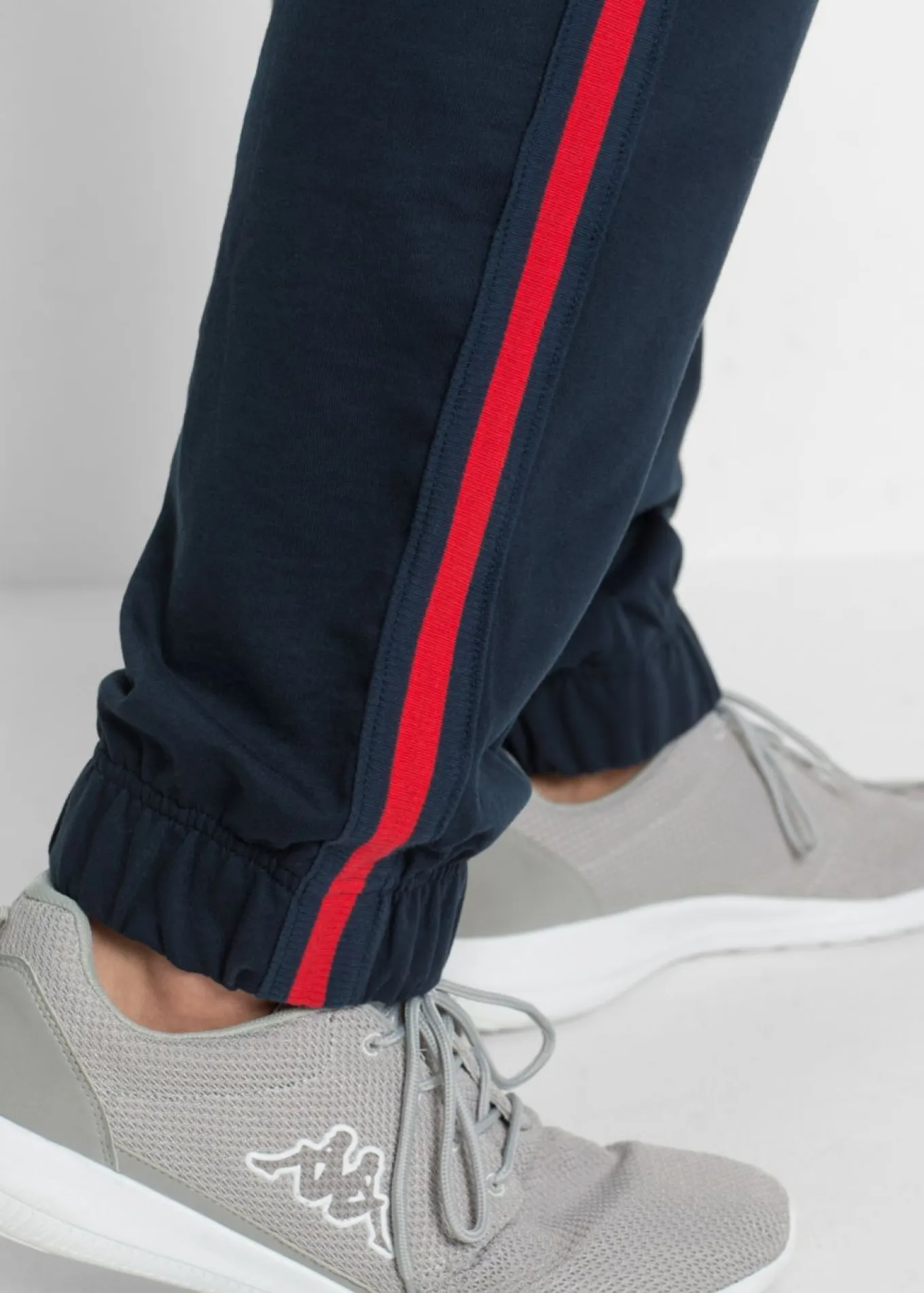 Pantalón de chándal con detalles en contraste