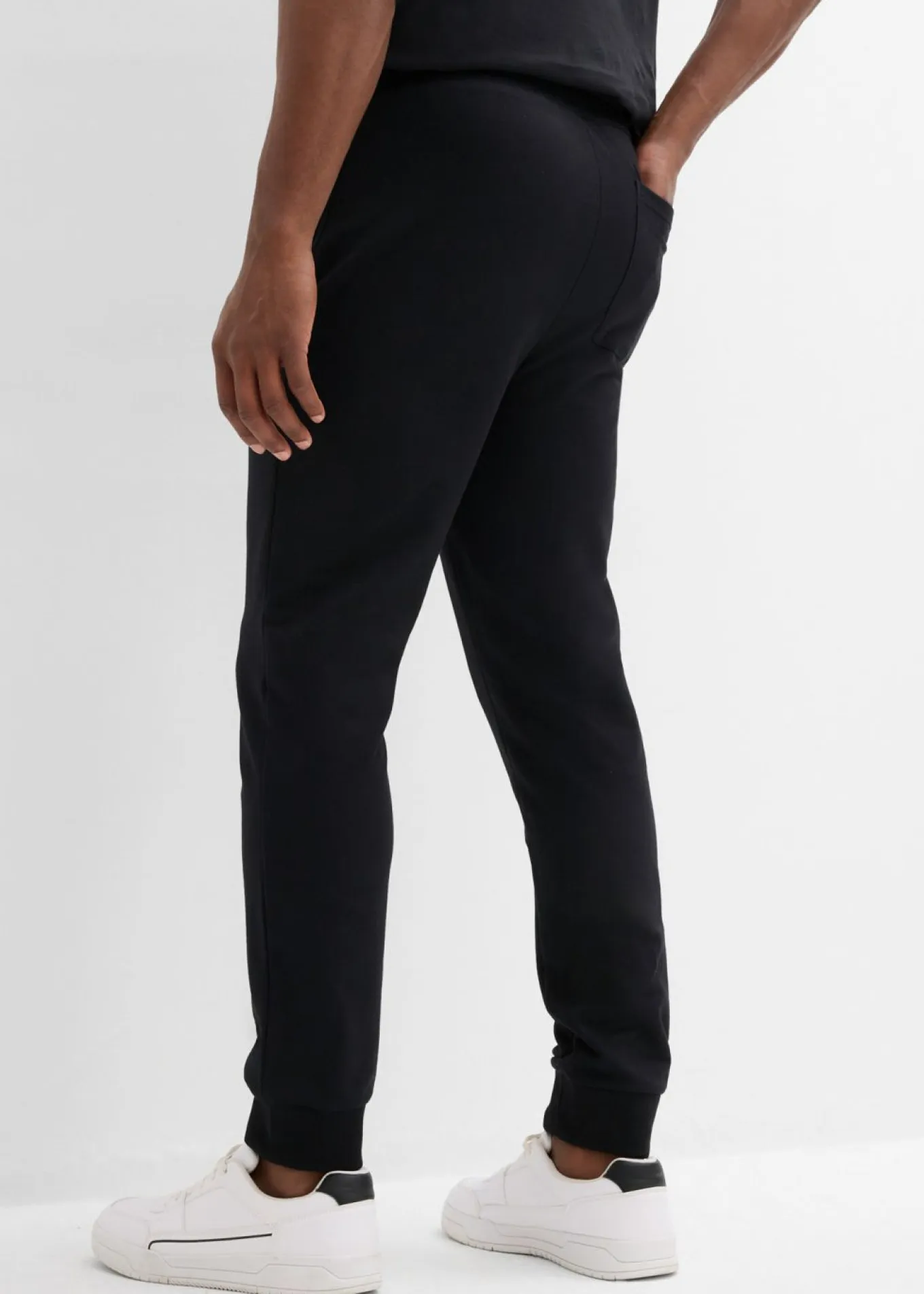 Pantalón de chándal con detalles en contraste