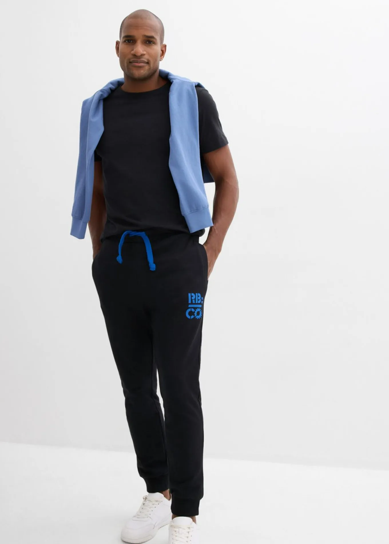 Pantalón de chándal con detalles en contraste