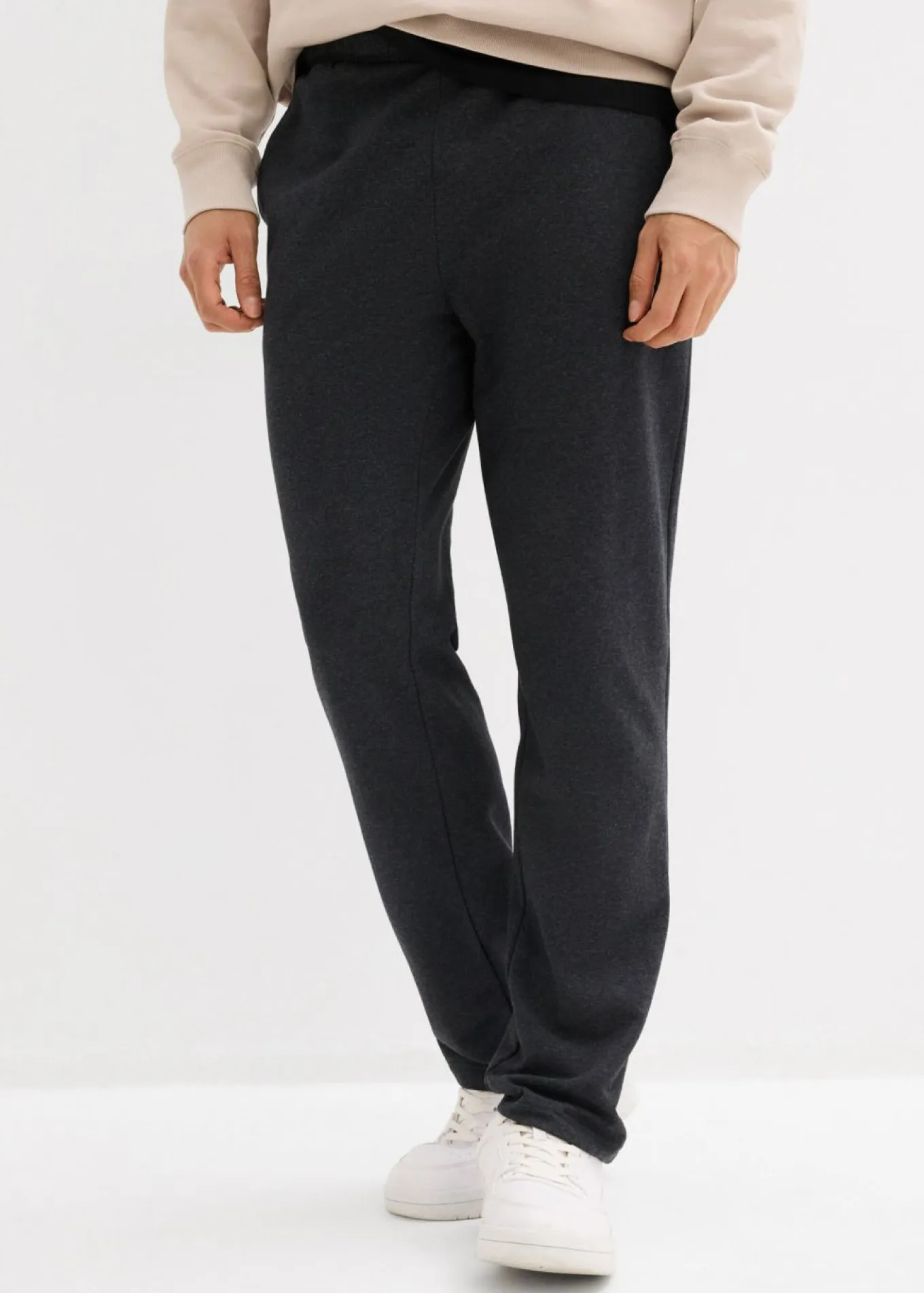 Pantalón de chándal con interior suave y dobladillo recto