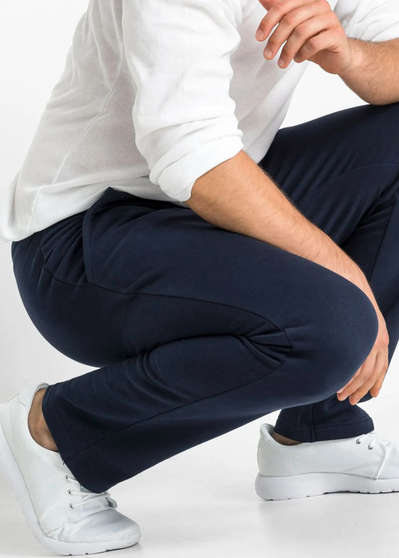 Pantalón de chándal con interior suave y dobladillo recto