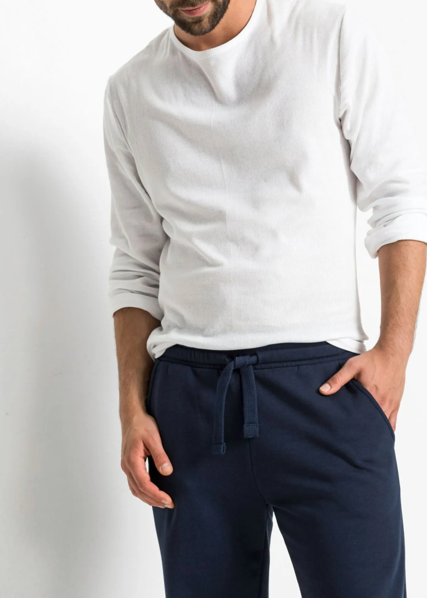 Pantalón de chándal con interior suave y dobladillo recto