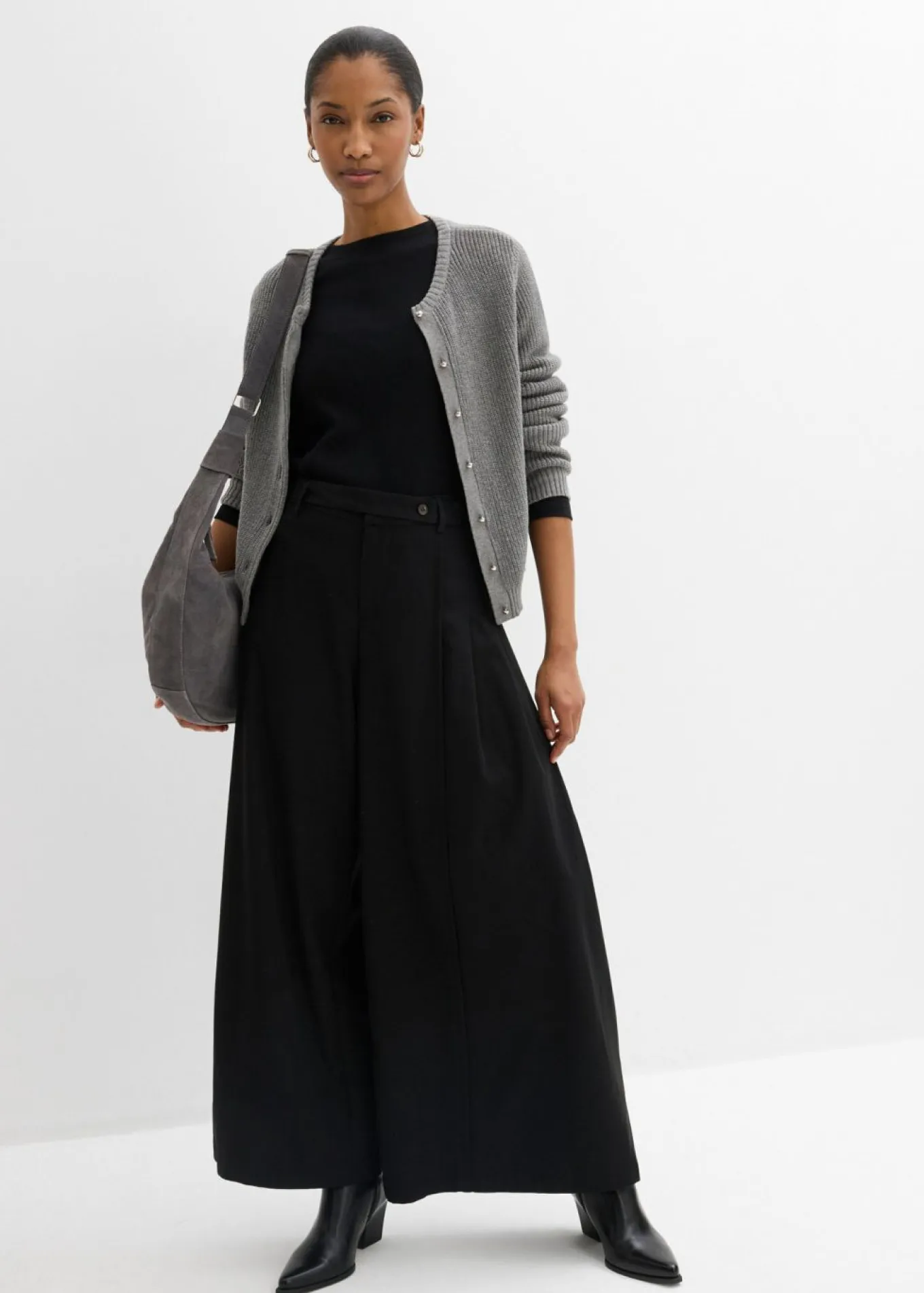 Pantalón de corte ancho con cintura cómoda