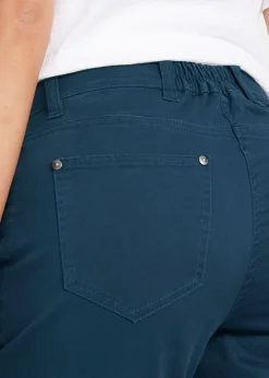 Pantalón de corte capri con cintura elástica y botones