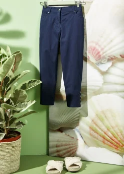 Pantalón de corte capri con cintura elástica y botones