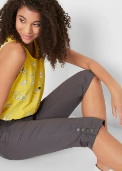 Pantalón de corte capri con cintura elástica y botones
