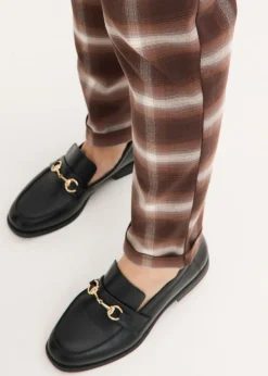 Pantalón de cuadros con dobladillos