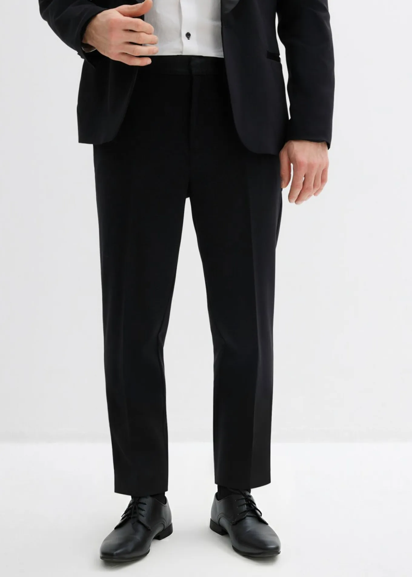 Pantalón de esmoquin con contenido de elastano y corte ajustado