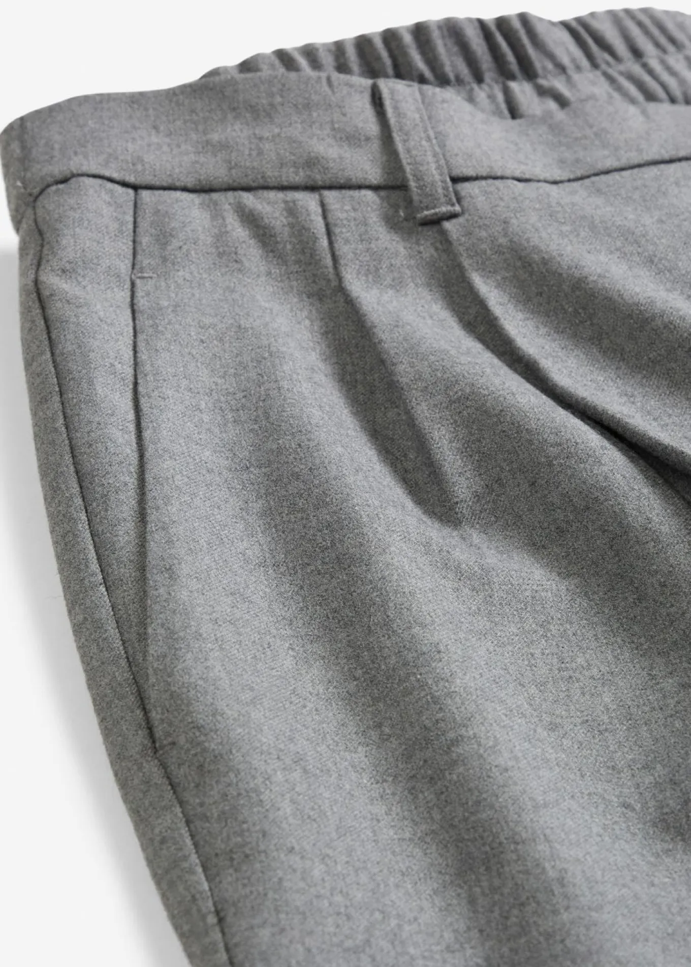 Pantalón de lana con pinzas