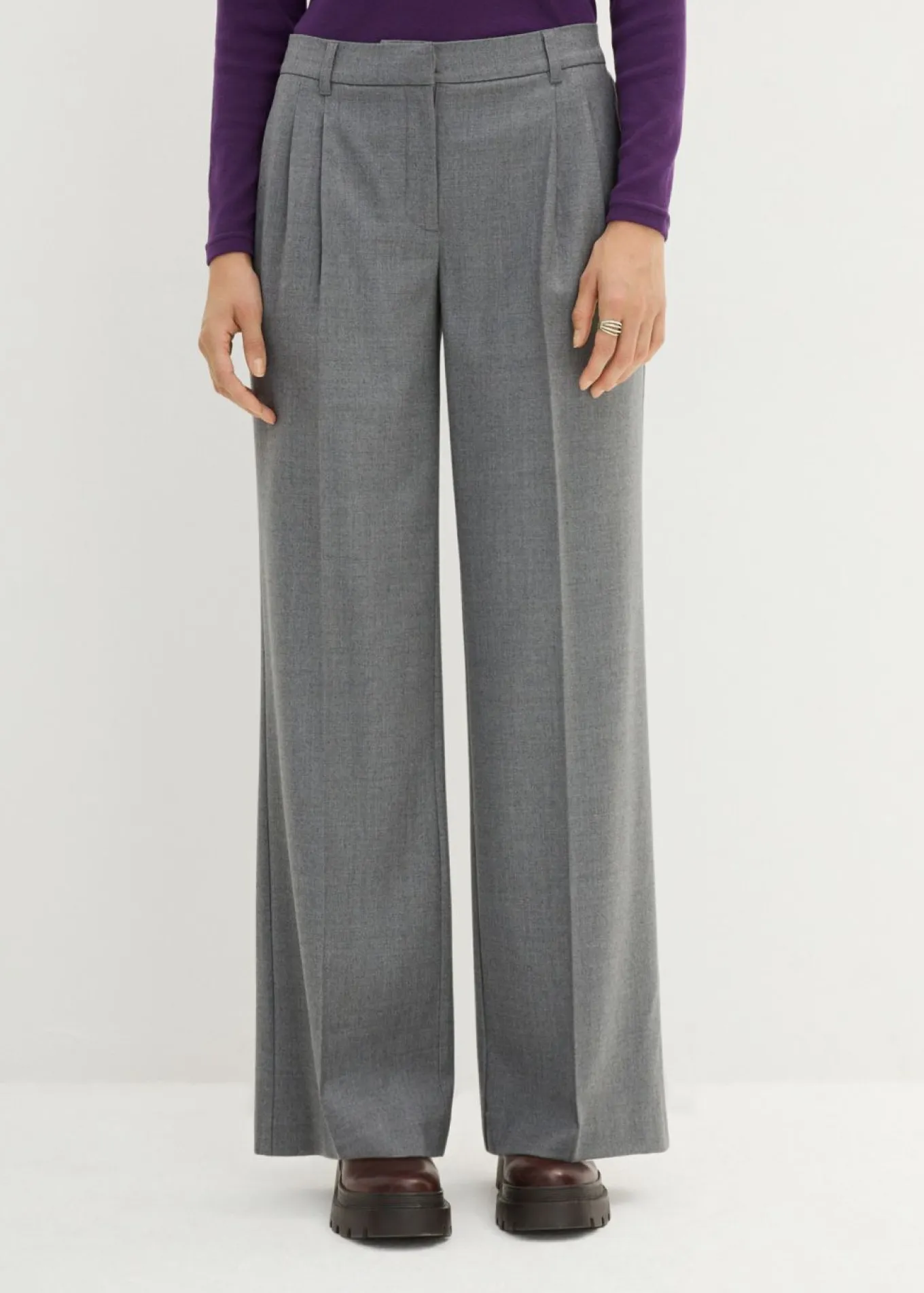 Pantalón de lana con pinzas