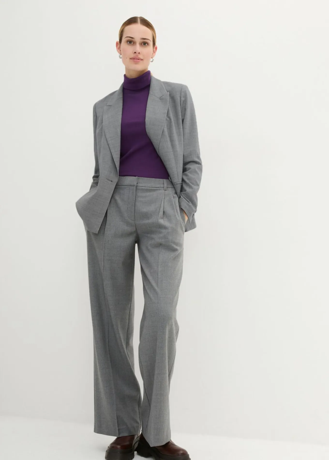 Pantalón de lana con pinzas