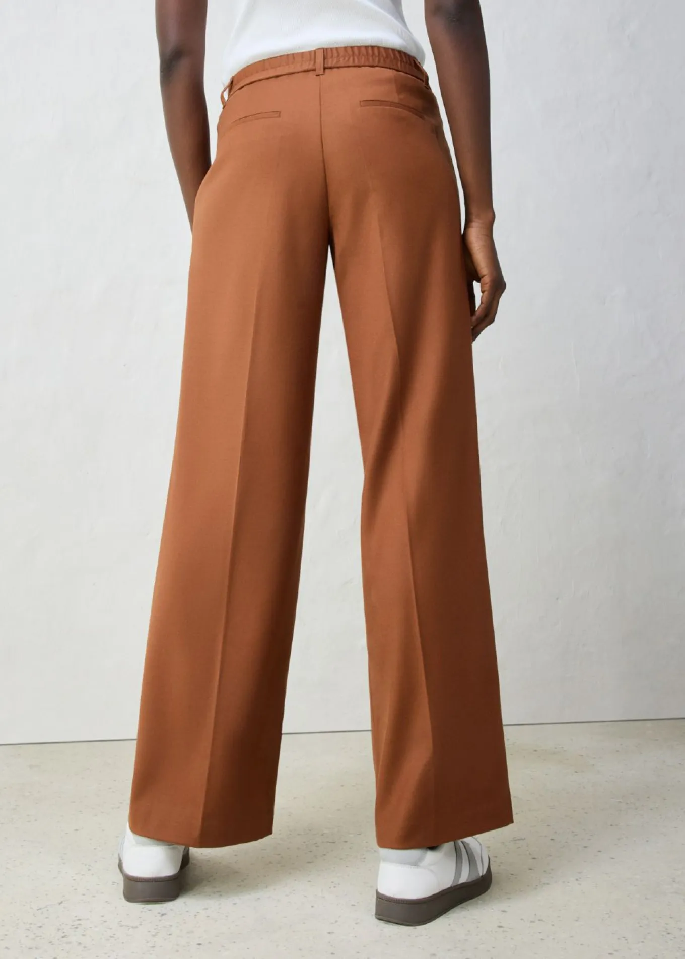 Pantalón de lana con pinzas