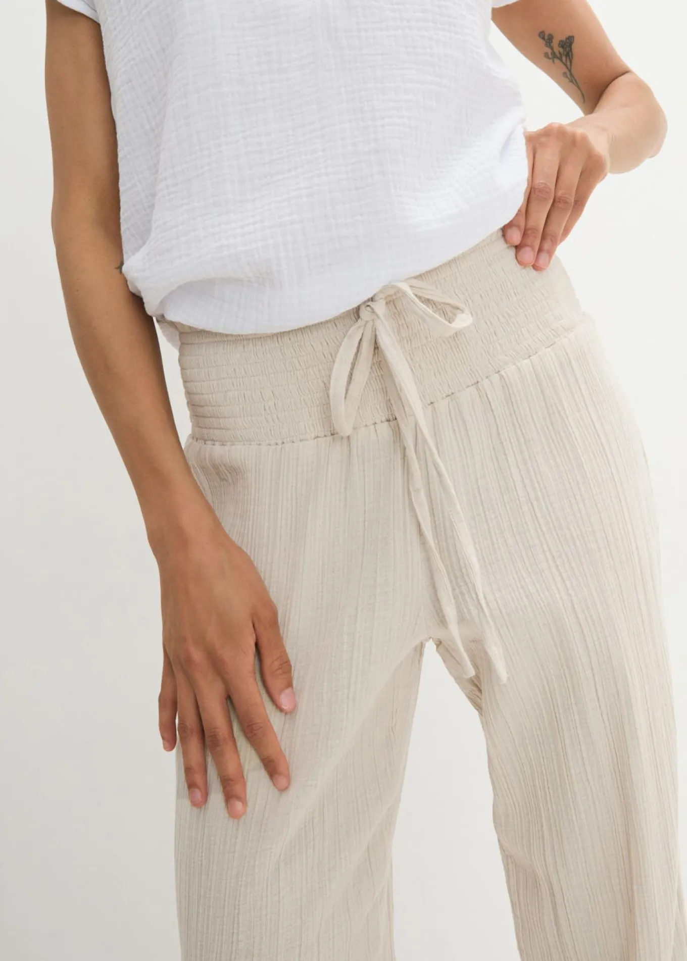 Pantalón de muselina con cintura de nido de abeja