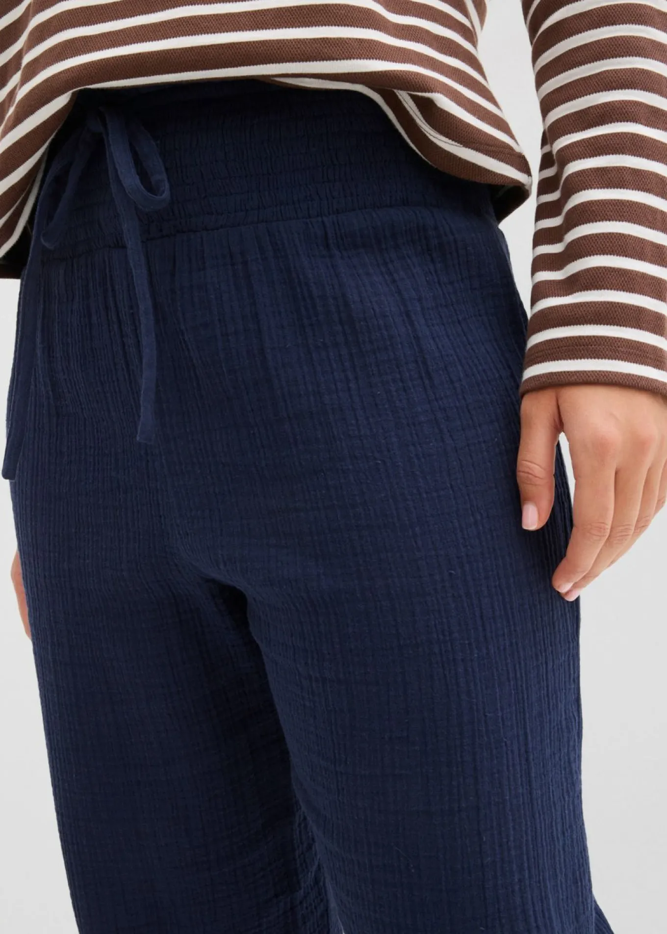 Pantalón de muselina con cintura de nido de abeja