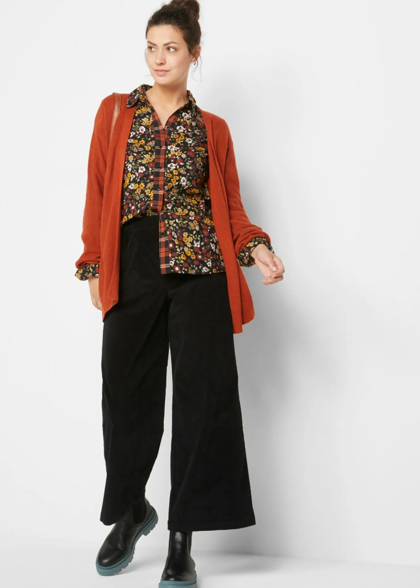 Pantalón de pana con cintura cómoda, high waist