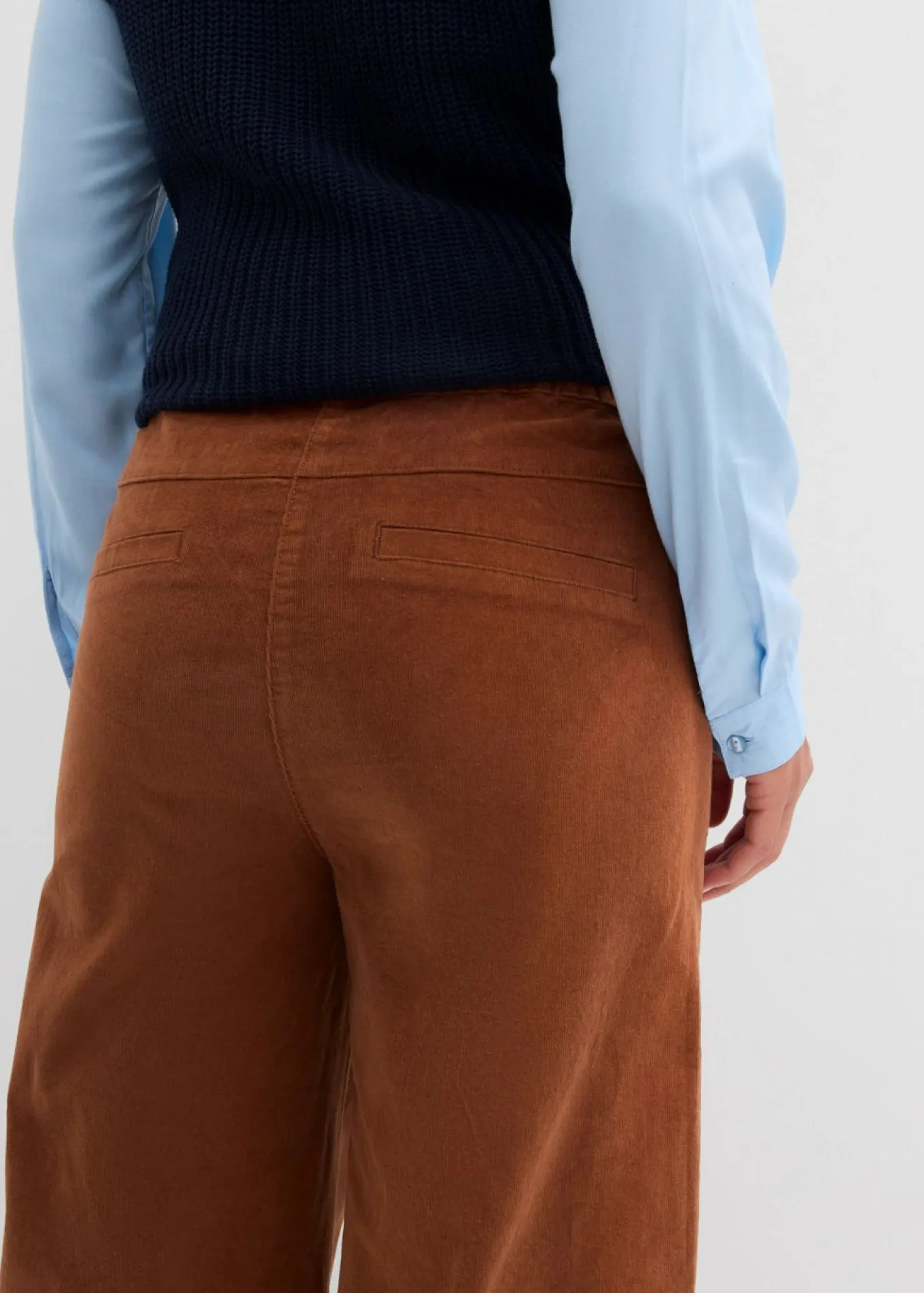 Pantalón de pana con cintura cómoda, high waist