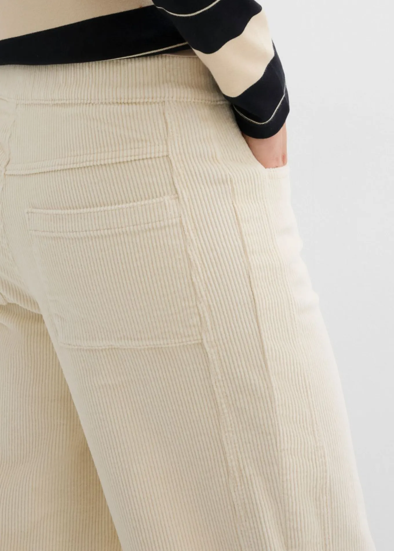 Pantalón de pana con corte barrel