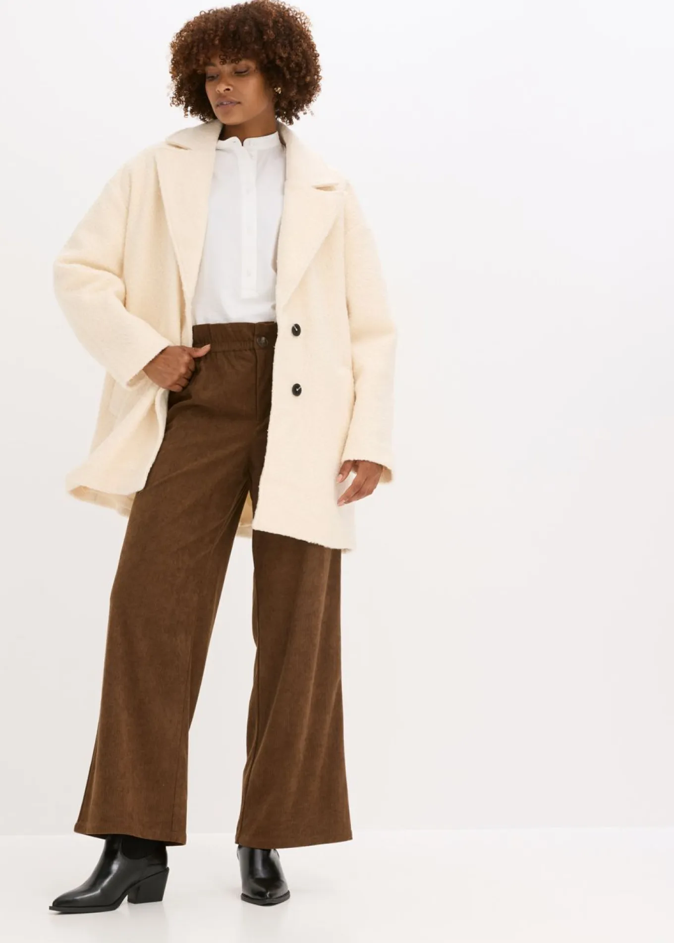 Pantalón de pana con perneras anchas