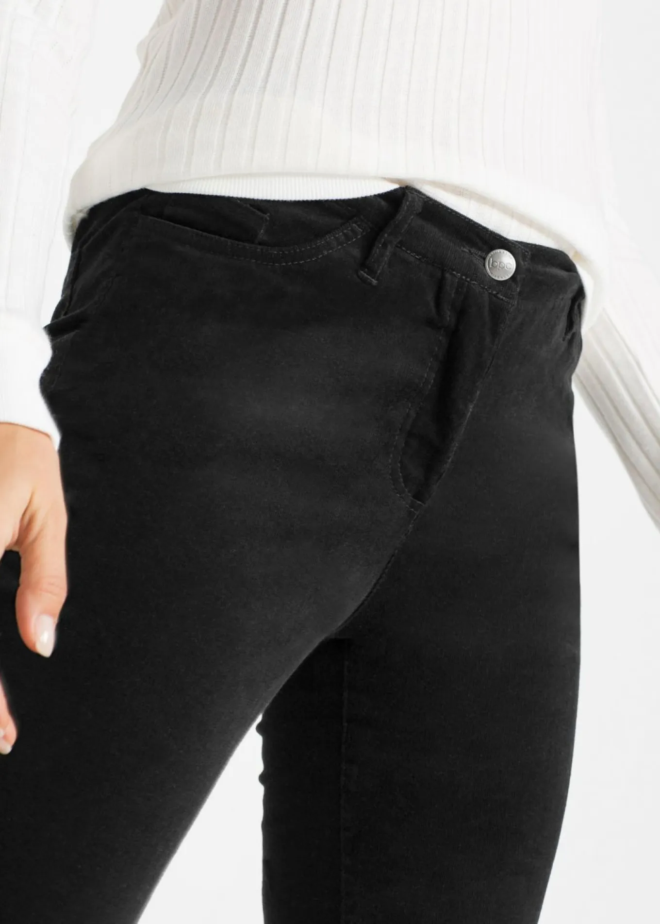 Pantalón de pana elástica con corte slim