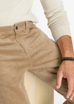 Pantalón de pana elástica con corte cómodo slim