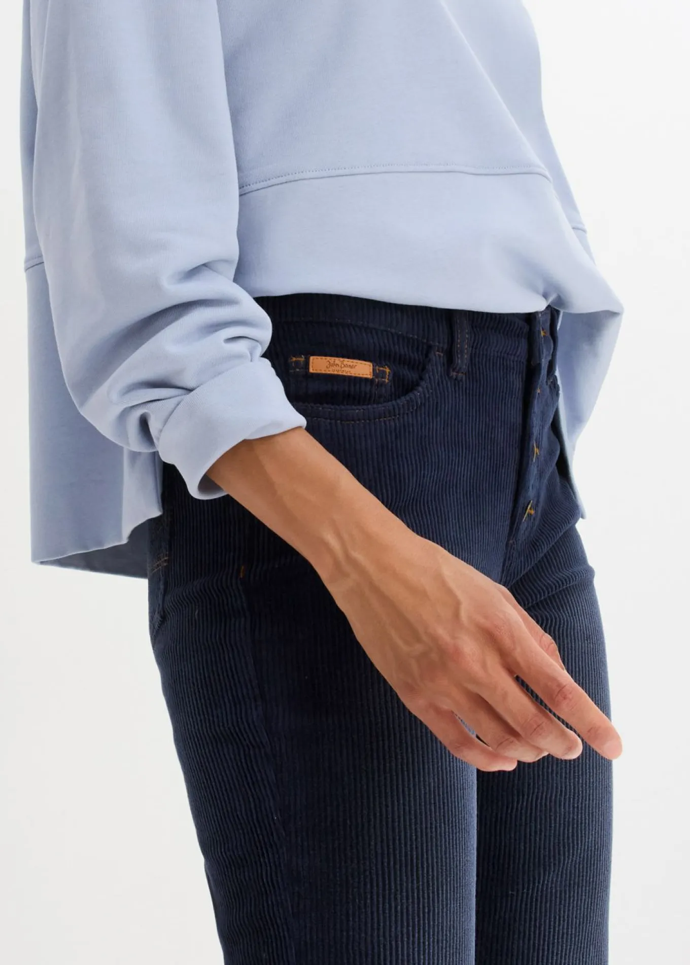 Pantalón de pana elástico de corte ancho
