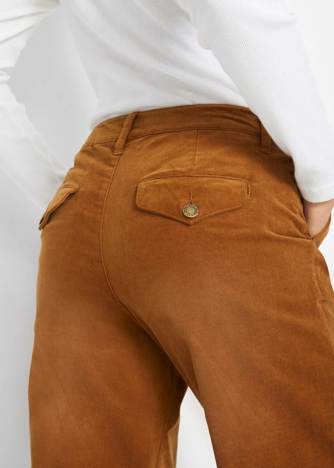 Pantalón de pana elástico de corte ancho