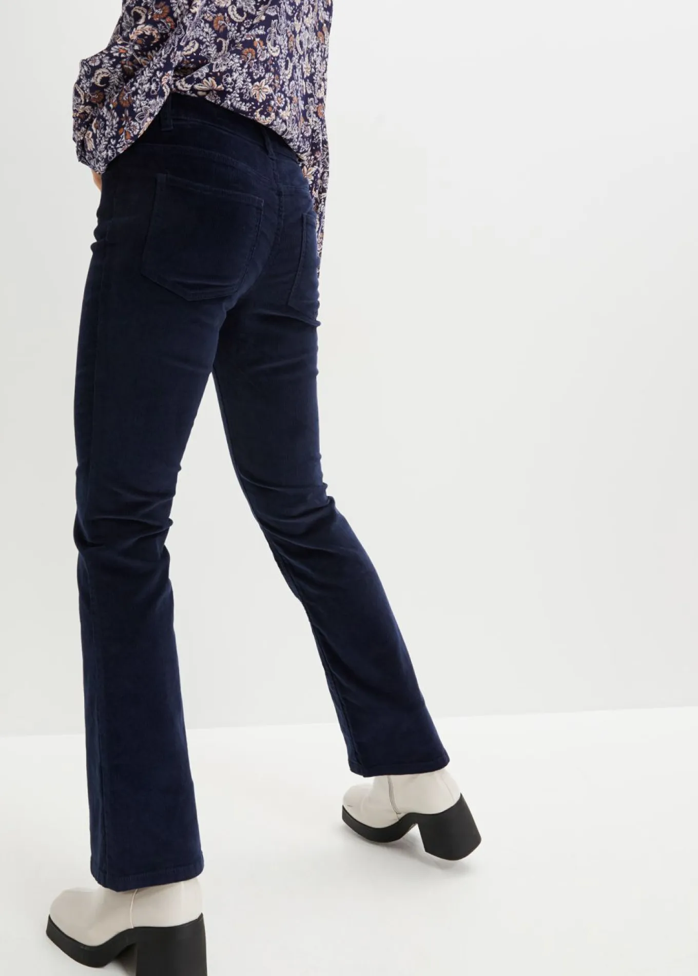 Pantalón de pana elástico de corte recto