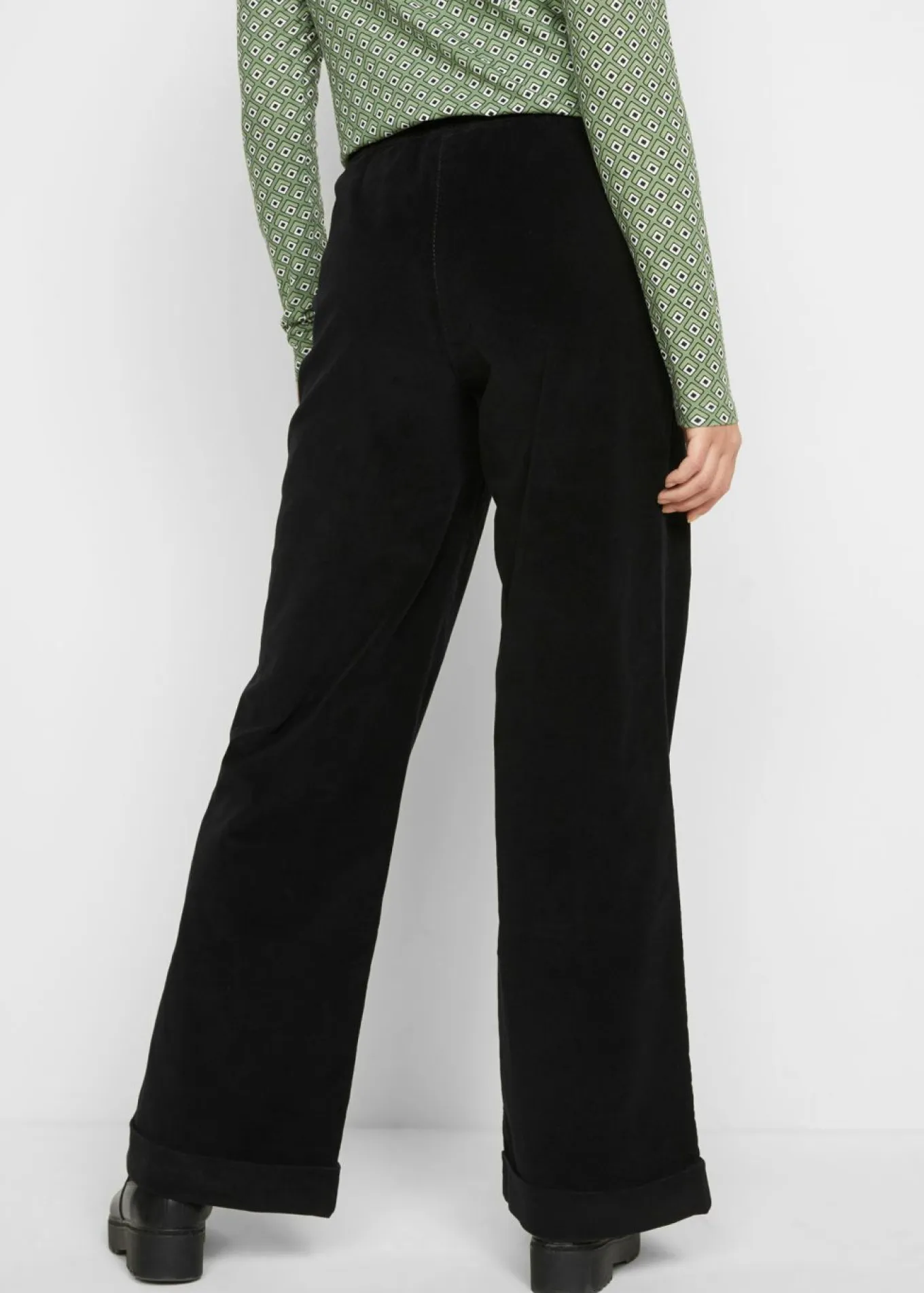Pantalón de pana elástico y ancho, high waist