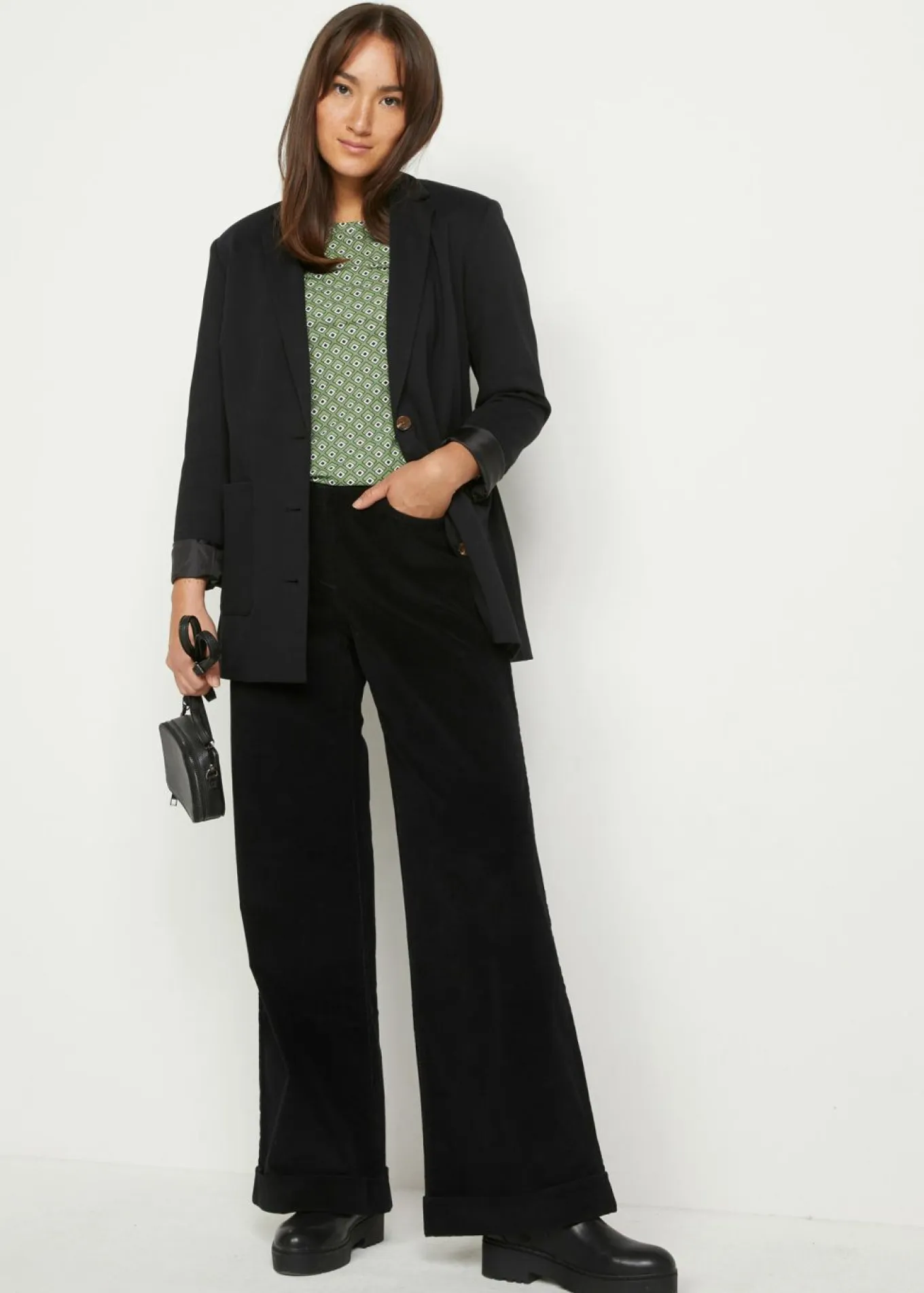Pantalón de pana elástico y ancho, high waist