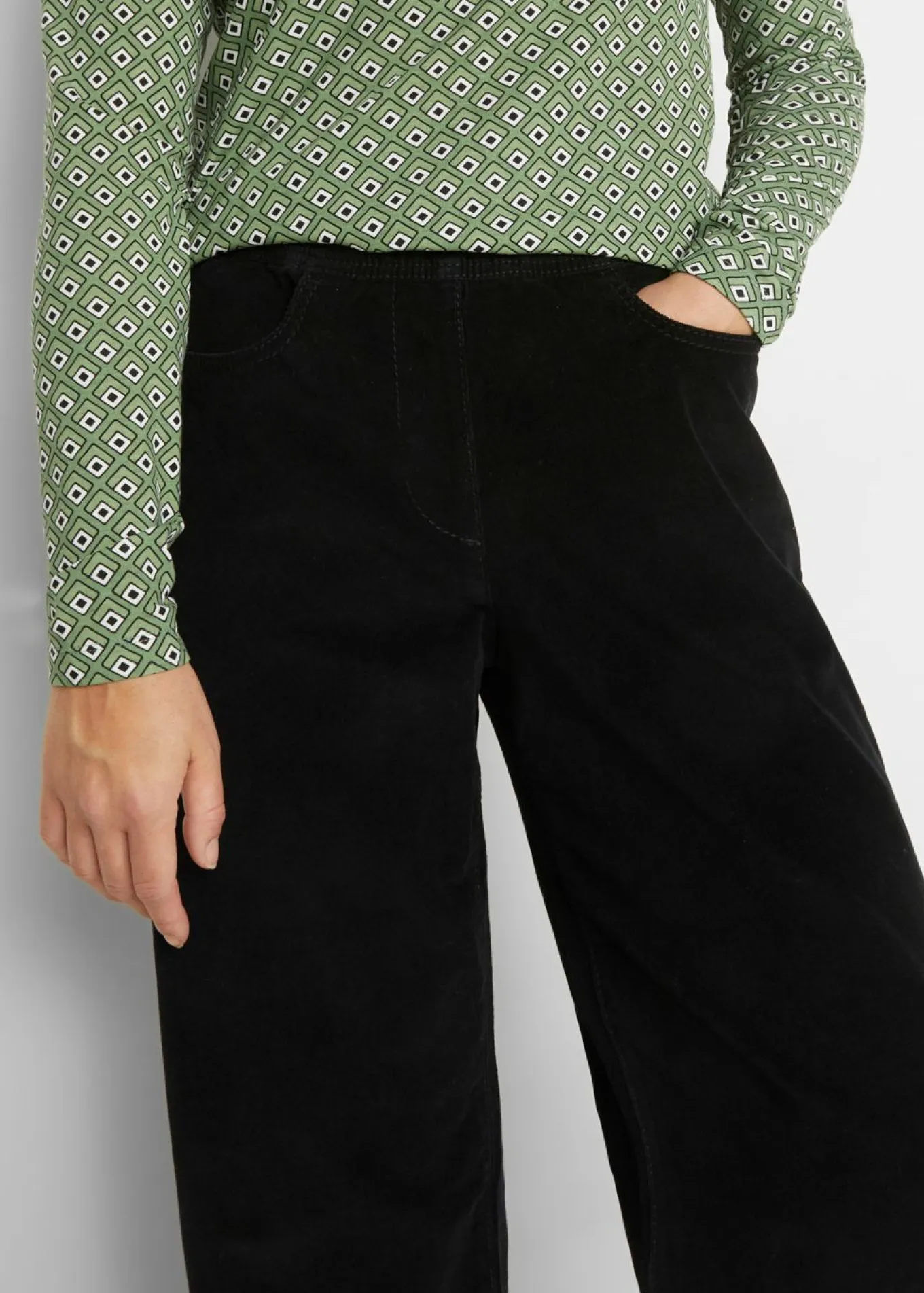 Pantalón de pana elástico y ancho, high waist