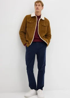 Pantalón de pana regular fit confeccionado en algodón orgánico reciclable elástico, tapered